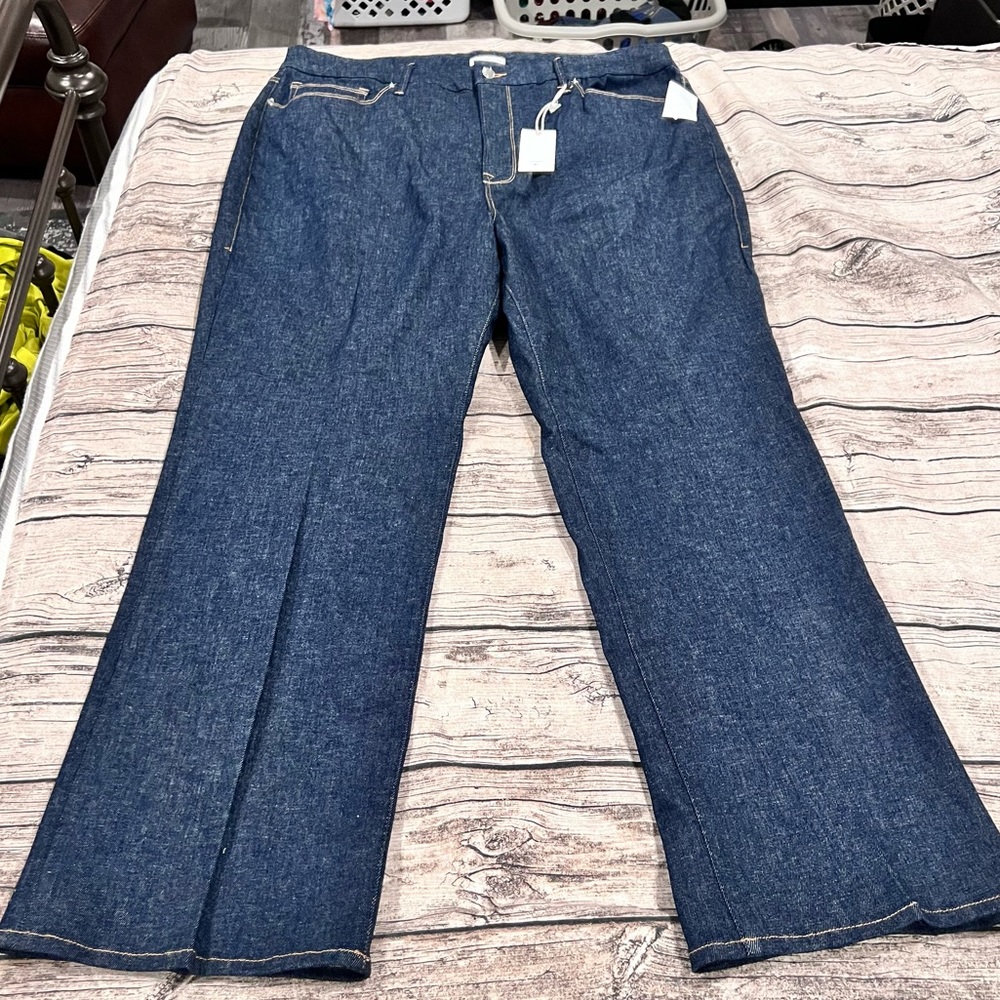 NWT Good American “Always Fits” bootcut jeans size 28-32 plus
